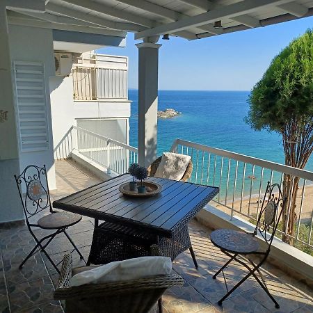 Balcony By The Sea Apartment Paleo Tsifliki Exterior photo